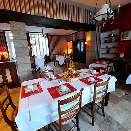Hotel De La Barbacane Tiffauges Ngoại thất bức ảnh