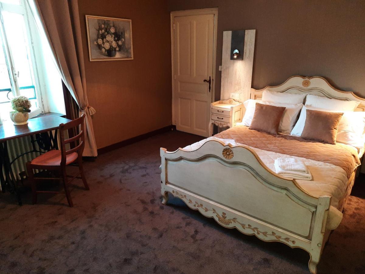 Hotel De La Barbacane Tiffauges Ngoại thất bức ảnh