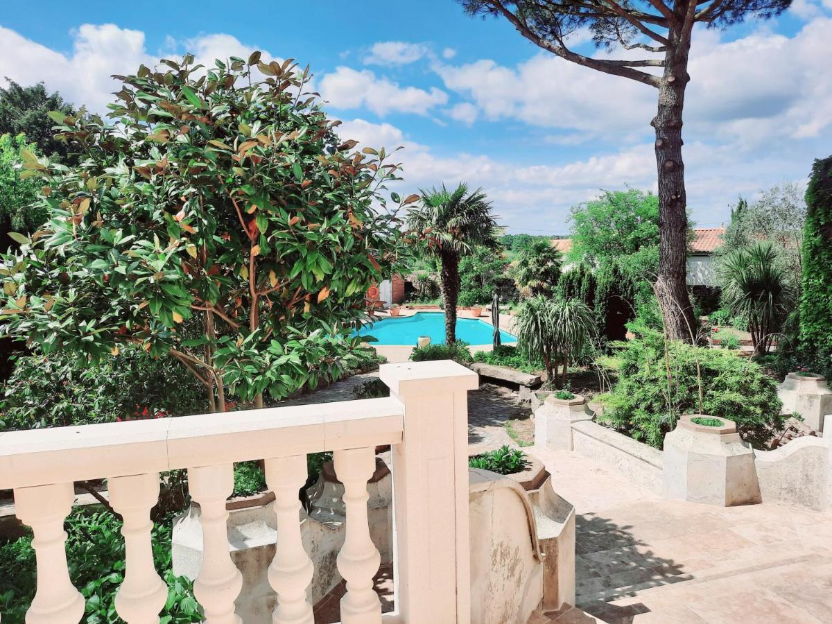 Hotel De La Barbacane Tiffauges Ngoại thất bức ảnh