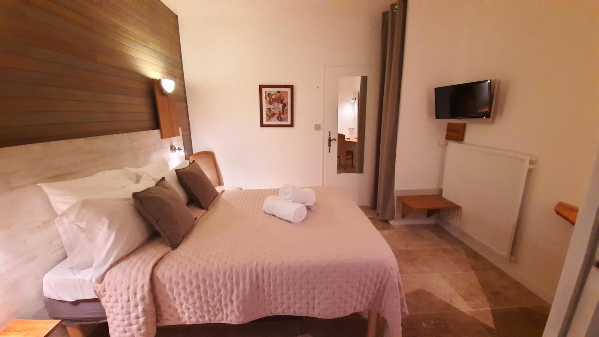 Hotel De La Barbacane Tiffauges Ngoại thất bức ảnh